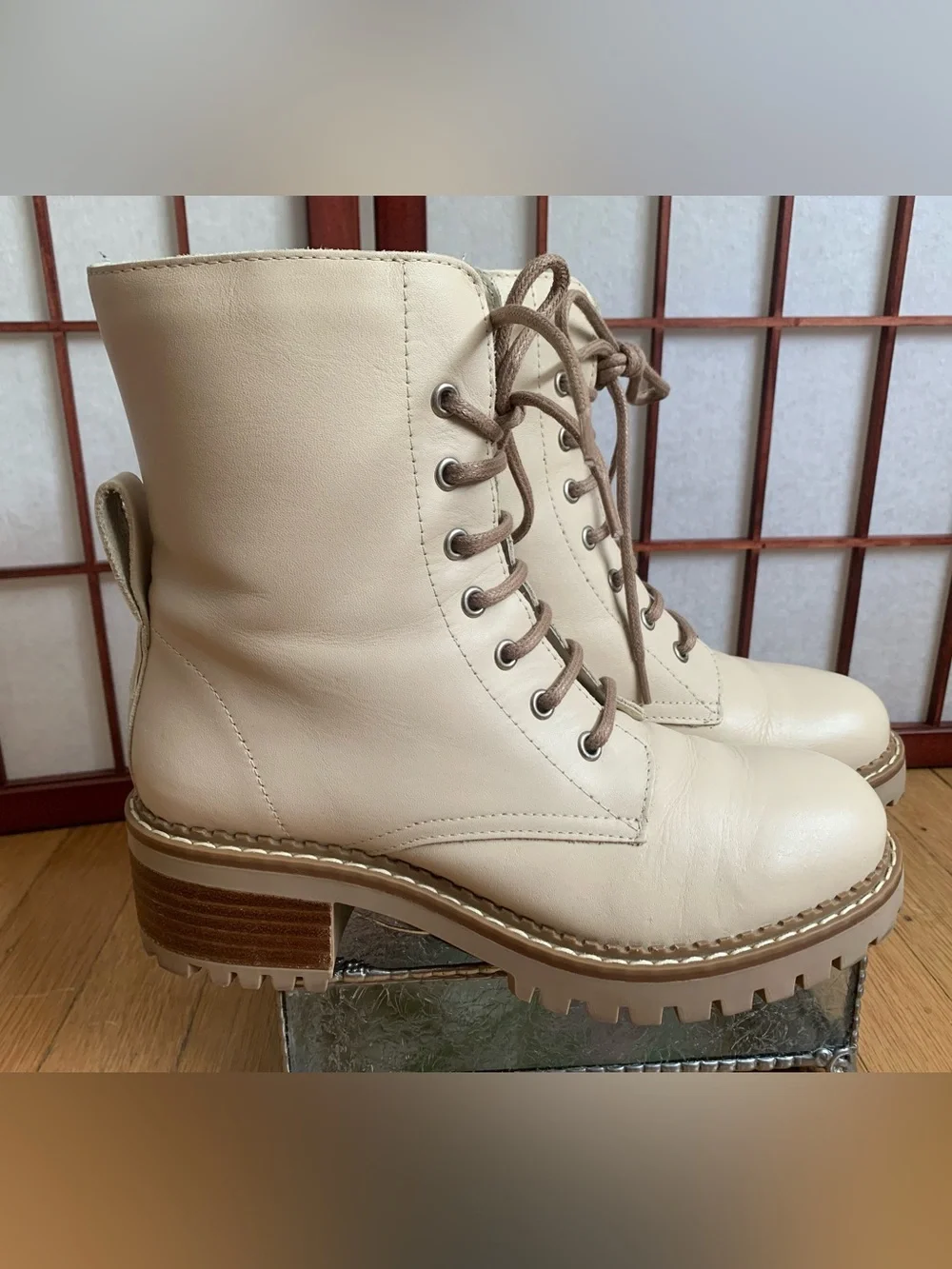 EUC BERTUCHI Bone Leather Lace-Up Side-Zip High Ankle Boots in Size 38/7.5M